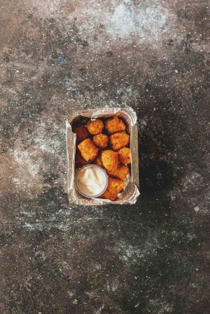 nuggets di pollo con crema-al-parmigiano reggiano di montagna